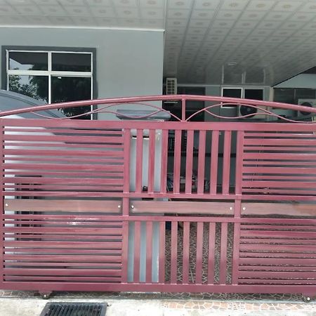 D'Illahs Homestay Άλορ Σταρ Εξωτερικό φωτογραφία